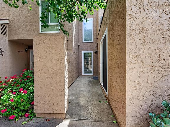 3rd image of 23928 Green Haven Ln
