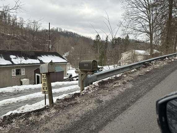 5th image of 1799 Hillcrest Rd