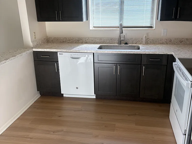 8601 15th Ave NE #201 — Photo 6