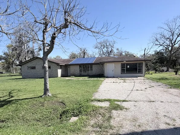 419 Lee Ave, Jones Creek, TX 77541