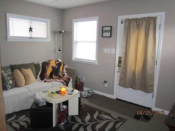 3rd image of 203 S 1st St