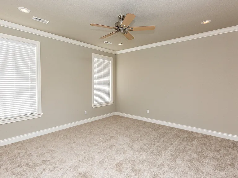 1511 Abbey Ln — Photo 10