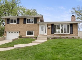 826 School Ct, Lombard, IL 60148