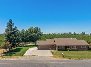 5907 Crow Rd, Oakdale, CA 95361