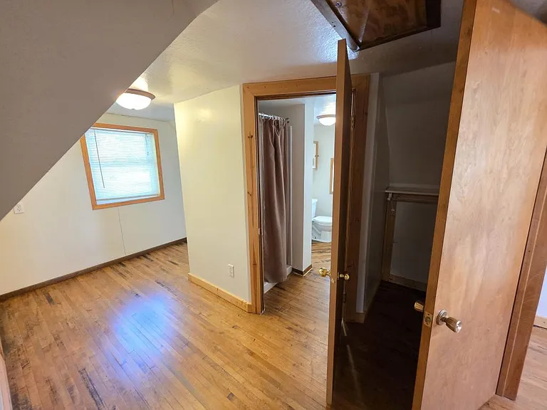 11934 Goodview Ave — Photo 45