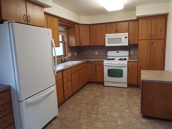 4th image of 456 4th Ave