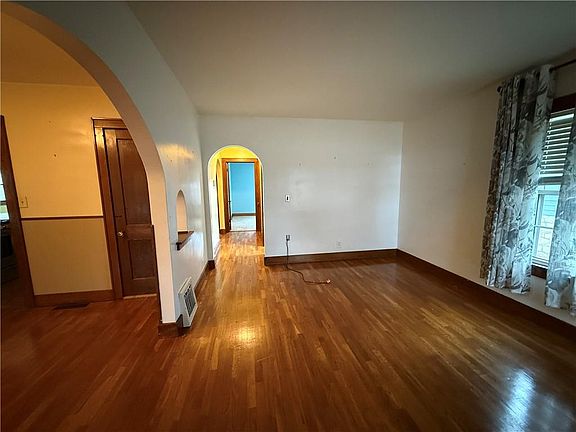 2nd image of 1428 Central Ave