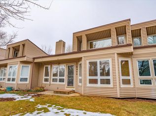 6908 Harvest Hill Rd, Madison, WI 53717
