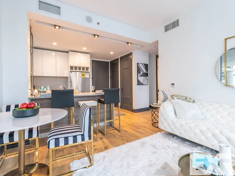 42-22 27th St #312