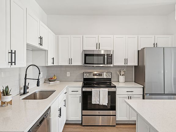 4th image of 1540 Lebanon Pike #304