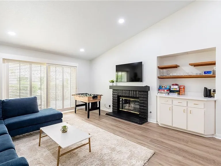 216 Desert Falls Dr E — Photo 1