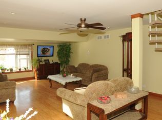 1 Lakeside Ln, Fox Lake, IL 60020