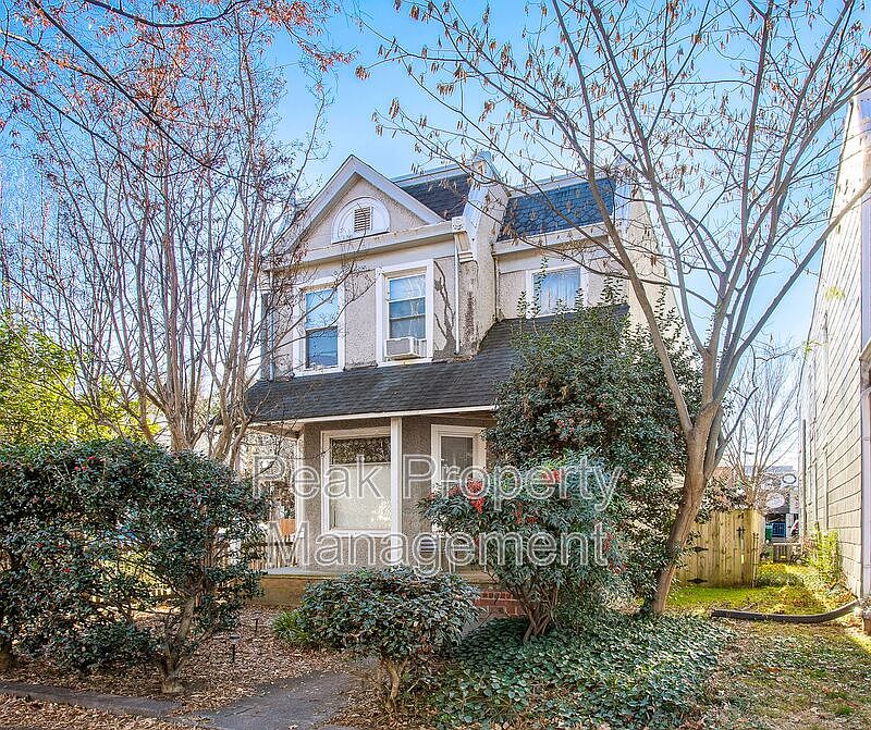 1st image of 2901 Ellwood Ave APT 2