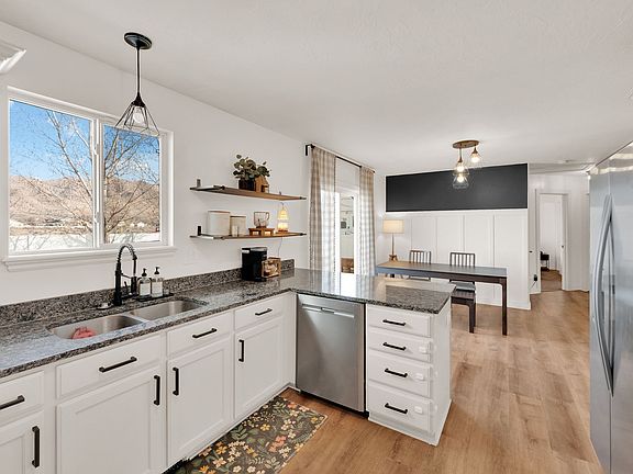 4th image of 4610 N Kestrel Way