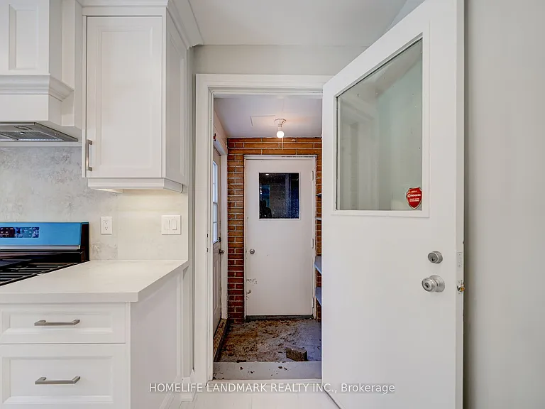 7 Knightswood Rd — Photo 17