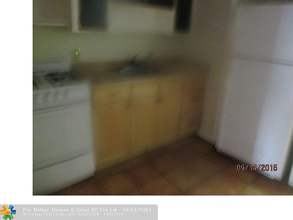 3rd image of 410 SW 7th St #1-2