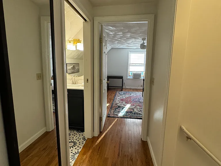 221 Narragansett Ave E — Photo 13