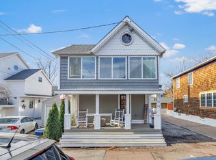 15 Bristol St, Branford, CT 06405