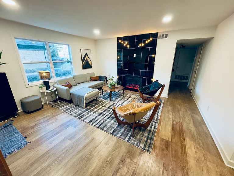275 Winding River Dr — Photo 8