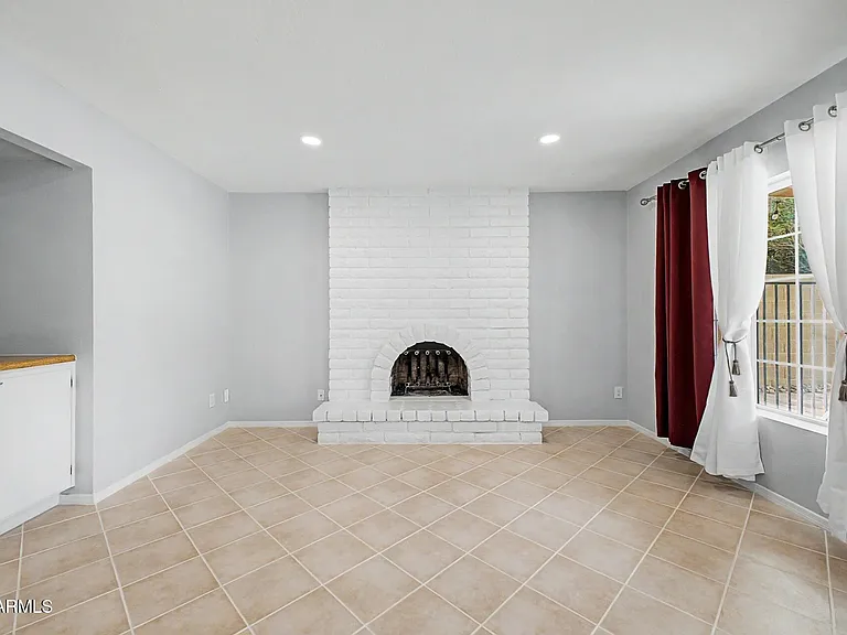 2457 W Redfield Rd — Photo 13