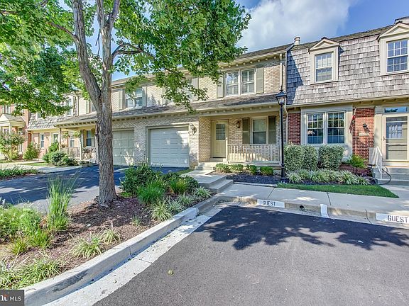 2nd image of 15416 Manor Village Ln