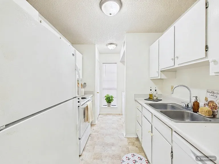 200 Buttercup Dr #201 — Photo 6