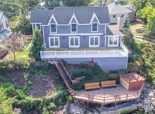 17 Sunset Island Rd, Wilson, NY 14172