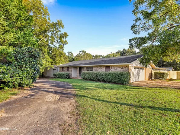 28 McHenry Ave, Mc Henry, MS 39561