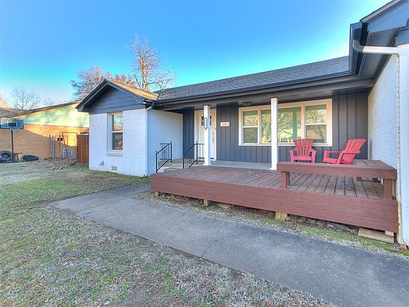 3rd image of 1222 Westlawn Dr