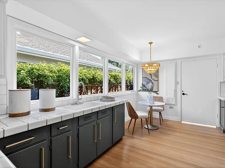 807 Rutherdale Ave — Photo 3