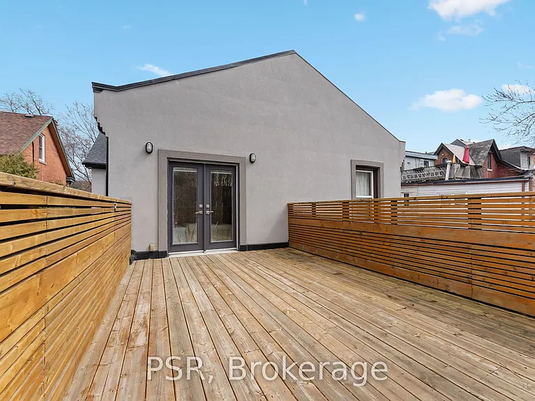 126 Dovercourt Rd — Photo 27
