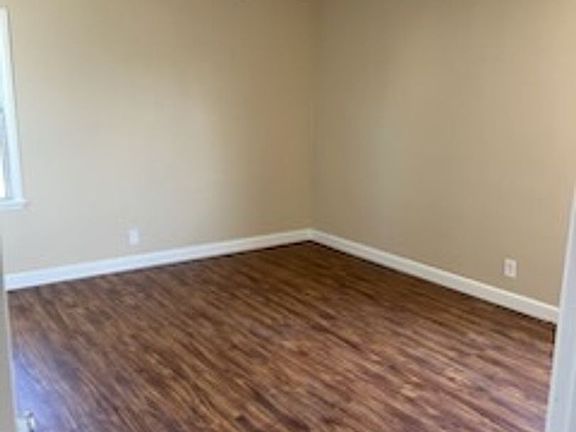 5th image of 11702 S Central Ave #D