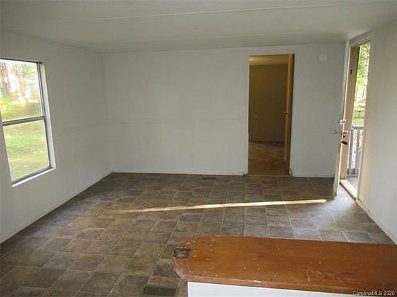 3rd image of 126 Gemini Dr