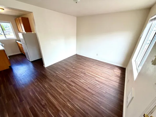 Winchester Ave. Apartments