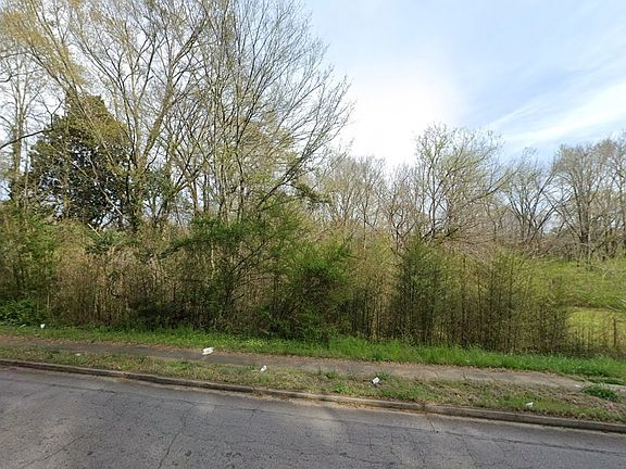 2nd image of 1405 Forrest Ave