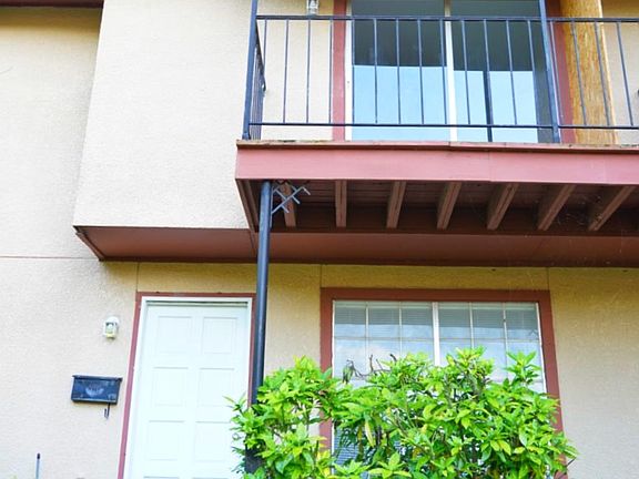 5th image of 5714 Marina Dr #7
