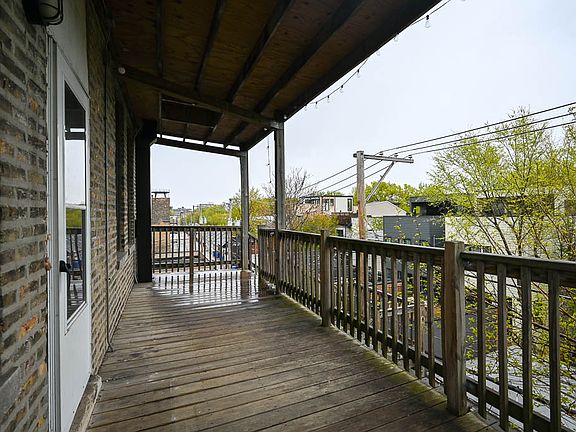 5th image of 1817 N Milwaukee Ave #3