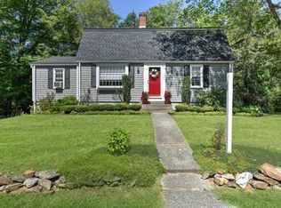 7 Stoddard St, Upton, MA 01568
