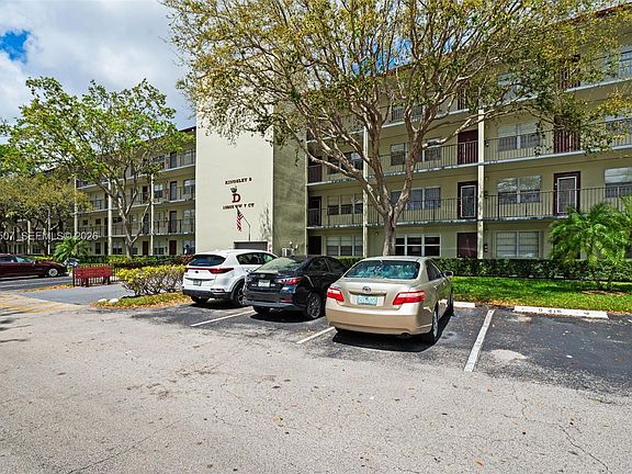 4th image of 13255 SW 7th Ct APT 111D