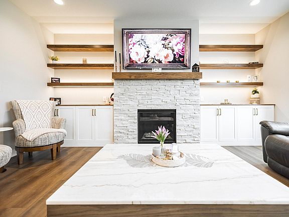 3rd image of 1205 Skyview Cir NW