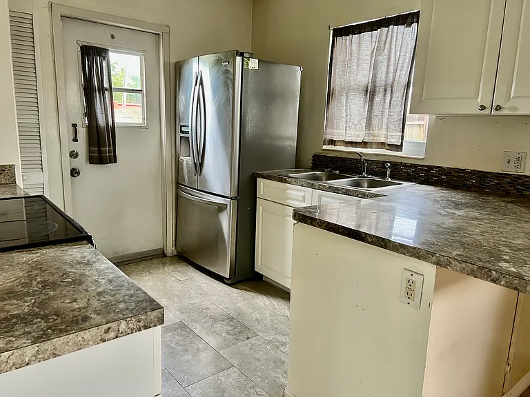 7833 Chediston Cir — Photo 4