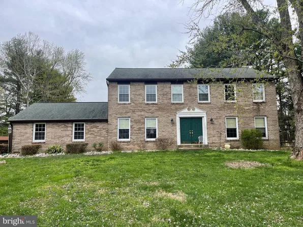 21921 Foxlair Rd, Gaithersburg, MD 20882