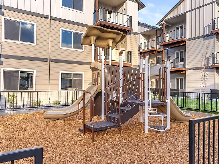 Woodburn Place Apartment Homes — Photo 11