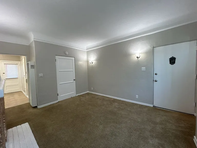 2217 E Bermuda St #212 — Photo 6