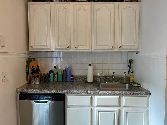 Rented by Flatiron Real Estate Advisors LLC | media 7