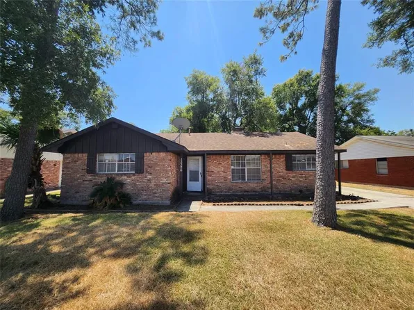 13326 Bretagne Dr, Houston, TX 77015