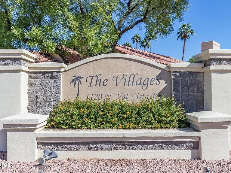 1120 N Val Vista Dr #92 — Photo 2