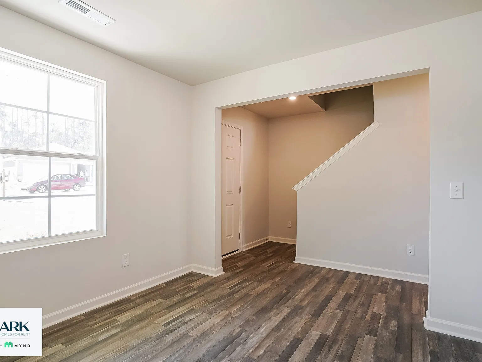 3 bed, 3.0 bath, 2014 sqft, $1,799 — Photo 2