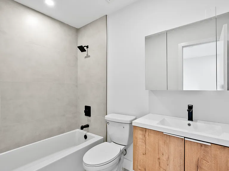 3234 W Trade Ave — Photo 14