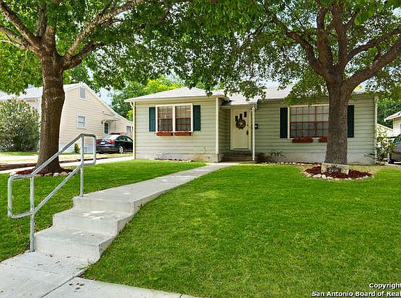 2nd image of 2218 W Magnolia Ave